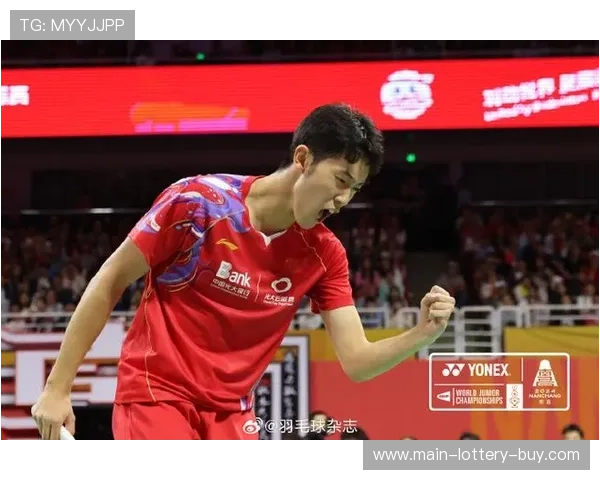 奥运羽毛球男单决赛精彩对决 选手们为荣誉拼搏至最后一刻